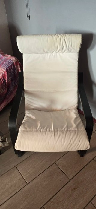 Butaca Ikea Tela y Madera Negra Blanca