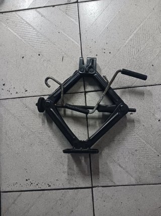 Soporte y rueda de repuesto para Fiat Stilo