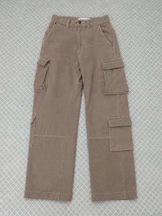 Pantalón cargo Bershka marrón