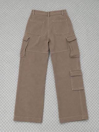 Pantalón cargo Bershka marrón
