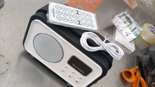 - Sunstech radio retro bluetooth portátil