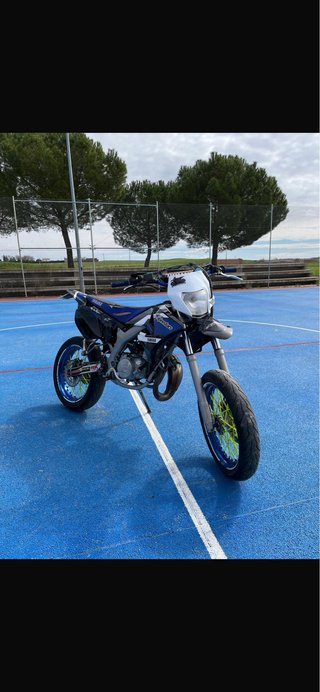 Yamaha DT 50 supermotard Azul y Blanco
