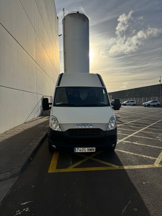 Furgoneta Iveco Blanca