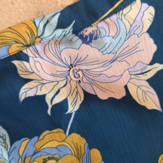 Blusa floral manga larga