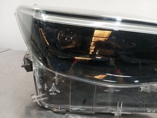 FARO DERECHO TOYOTA YARIS CROSS M15A KOITO 0D312