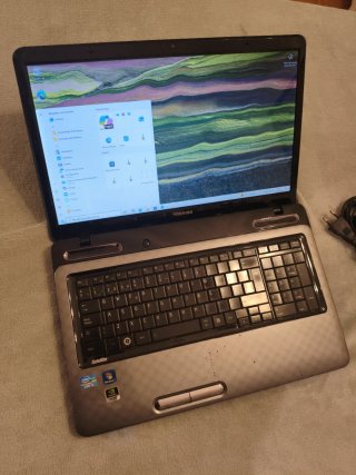 Portatile Toshiba Satellite L775-14K 17" i5 6GB