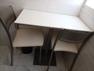 Mesa de cocina moderna