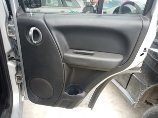 GUARNECIDO PUERTA TRASERA DERECHA JEEP CHEROKEE (
