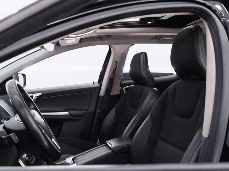 Volvo XC60 2015, foto 11