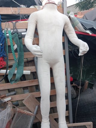 Maniquí infantil articulado tela beige