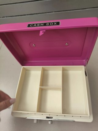 Caja Fuerte Pequeña Rosa