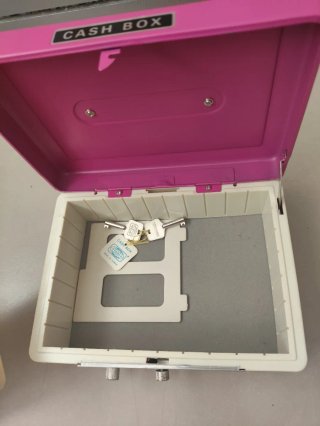 Caja Fuerte Pequeña Rosa
