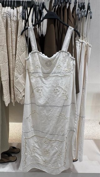 Vestido blanco bordado Zara