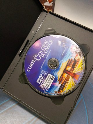 dos DVDs acción oriental, Tigre y Dragón + La maldición de la flor dorada