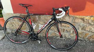 Bicicleta de carretera MMR Negra/Roja