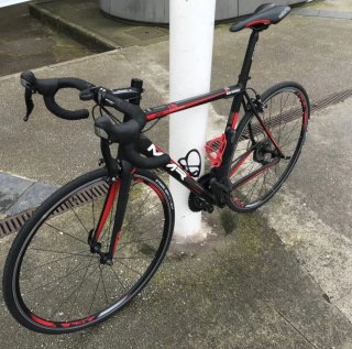 Bicicleta de carretera MMR Negra/Roja