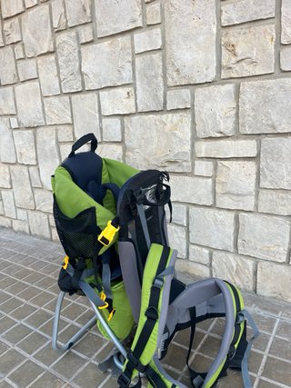 Portabebés Deuter para montaña y excursiones.