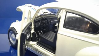 Volkswagen Escarabajo Herbie 1:18