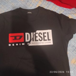 T-shirt Diesel nera con logo