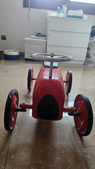 Correpasillos metálico vintage rojo