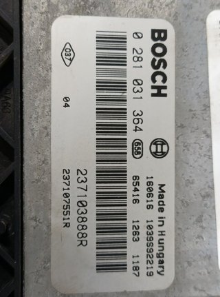 237103888r centralita motor uce opel vivaro 571011