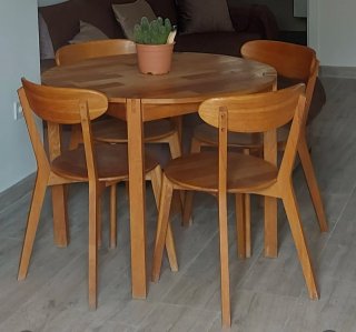 Conjunto mesa redonda y 4 sillas madera