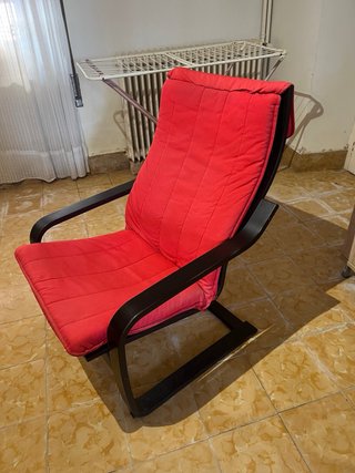 Sillón Poäng Ikea Rojo y Negro y reposapiés juego