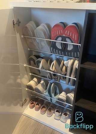 Zapatero blanco con espejo