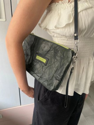 NUEVO. Bolso de piel verde