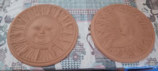 Decorazioni in terracotta sole e luna