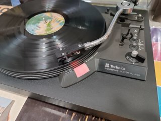 Tocadiscos Technics japonés