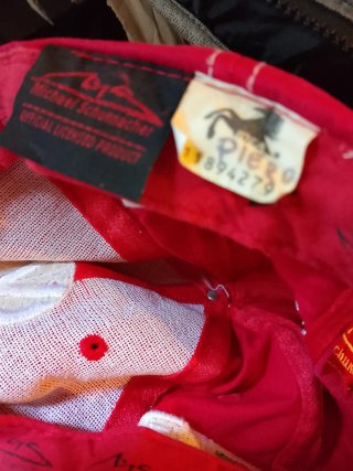 Cappellino rosso con logo e firma Ferrari Micheal