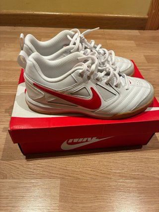 Zapatillas Nike Gato Talla 36.5 Nuevas