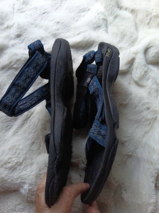 Sandalias Teva Negras y Azules