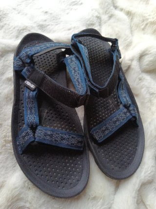 Sandalias Teva Negras y Azules