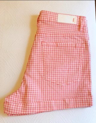 Shorts de cuadros rosa y blanco