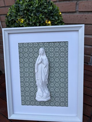 Marco con Virgen y Papel Decorativo