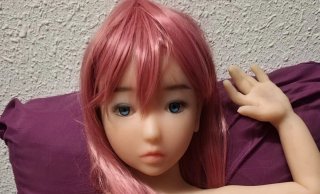 Maniquí realista pelo rosa y ojos azules