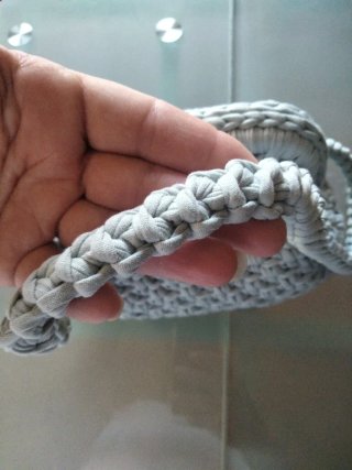 Clutch grigio con tracolla