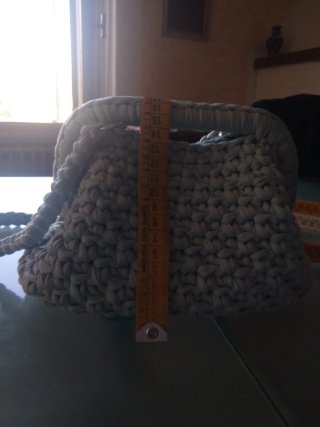 Clutch grigio con tracolla