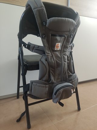 Mochila Ergobaby Omnibreeze Gris