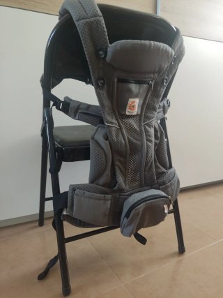 Mochila Ergobaby Omnibreeze Gris