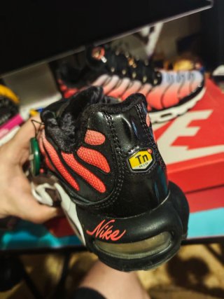 Nike Air Max Plus Sisterhood Nuevas