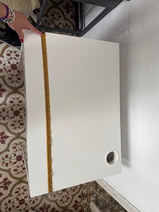 Escritorio blanco moderno con cajón