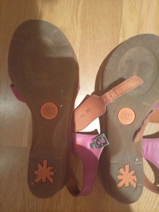 Sandalias rosas de tiras