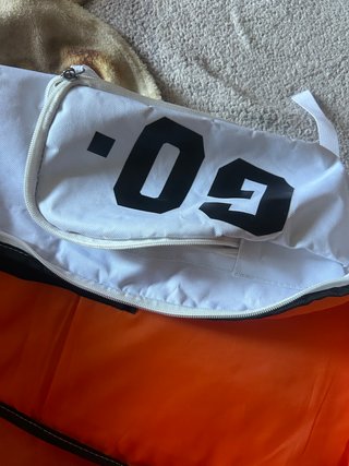Bolso grande blanco con interior naranja