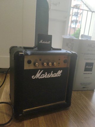 Amplificador Marshall MG10 GOLD