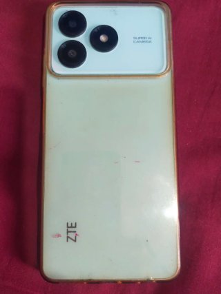 Móvil ZTE verde