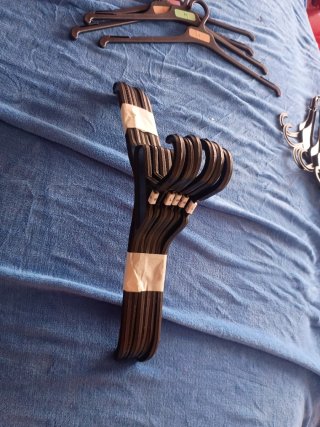 Perchas de plástico para ropa de adulto