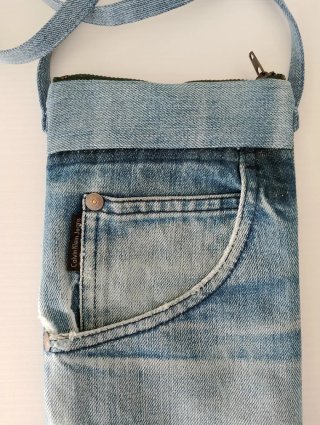 Borsa in jeans azzurro con tracolla e tasche 14x23